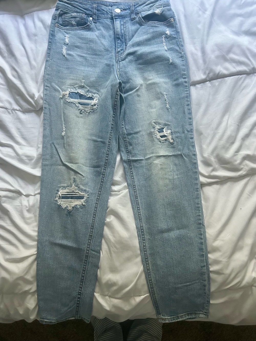 Light Wash Classic Women’s Boho Distressed High-Rise Jeans